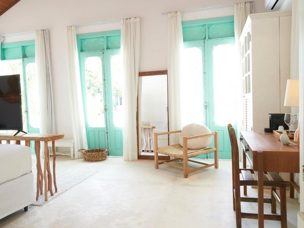 Casa Brasileira - Hotel Galeria Порту-ди-Педрас Экстерьер фото
